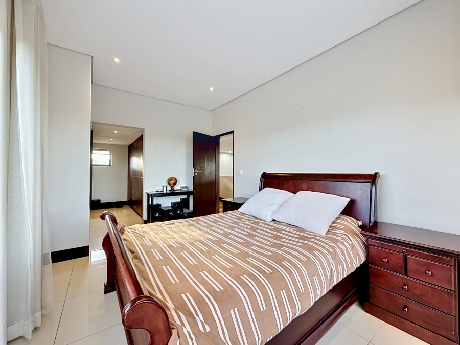 5 Bedroom Property for Sale in Lombardy Estate Gauteng