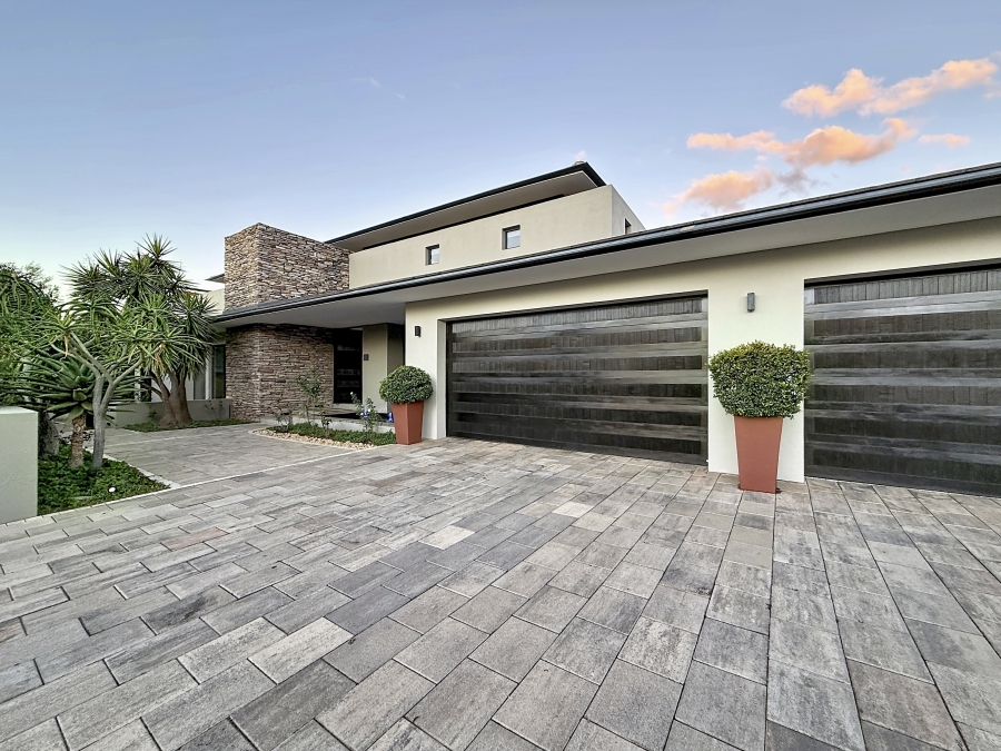 5 Bedroom Property for Sale in Lombardy Estate Gauteng