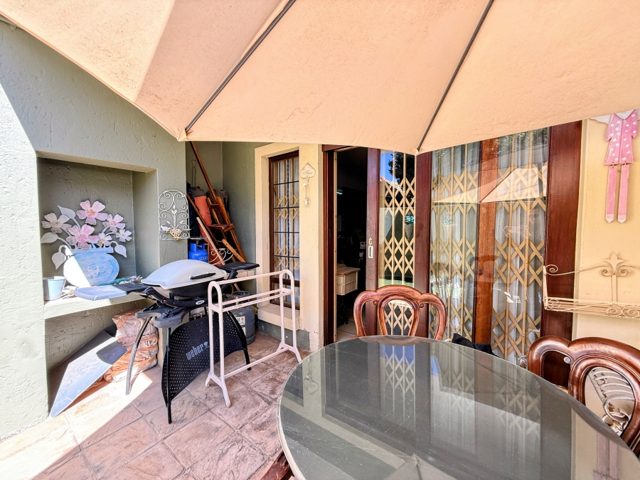 2 Bedroom Property for Sale in Olympus AH Gauteng