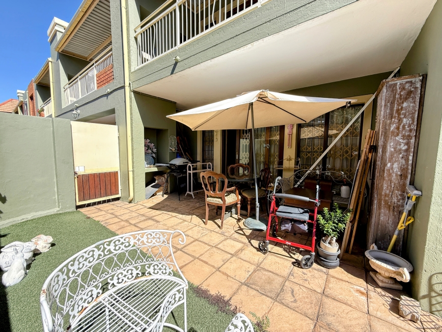 2 Bedroom Property for Sale in Olympus AH Gauteng