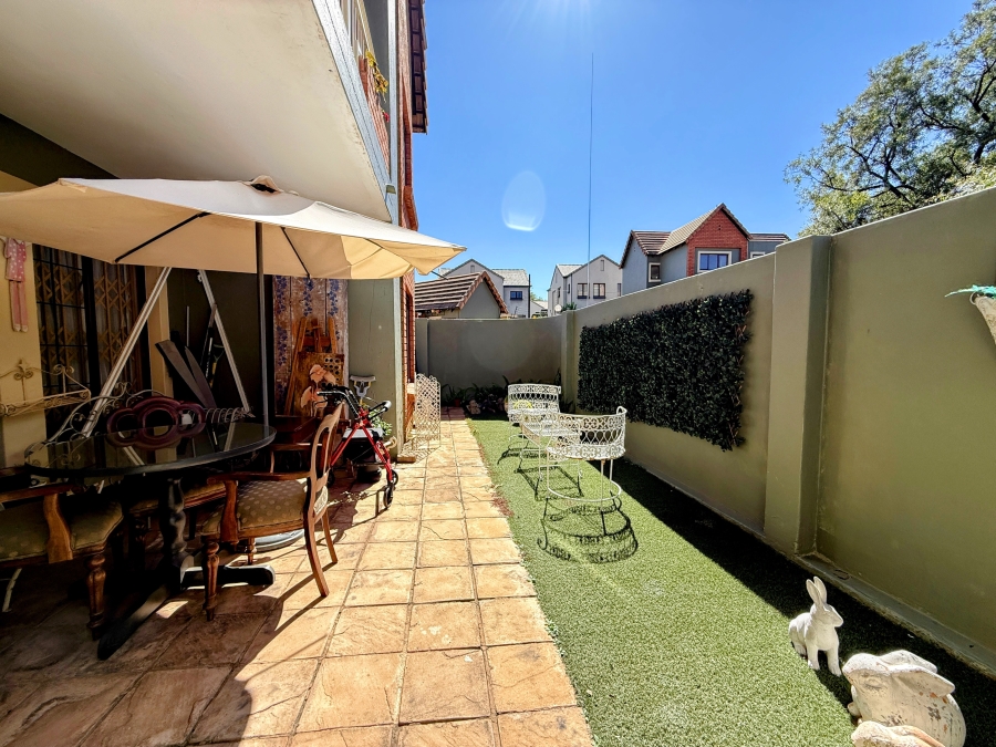 2 Bedroom Property for Sale in Olympus AH Gauteng