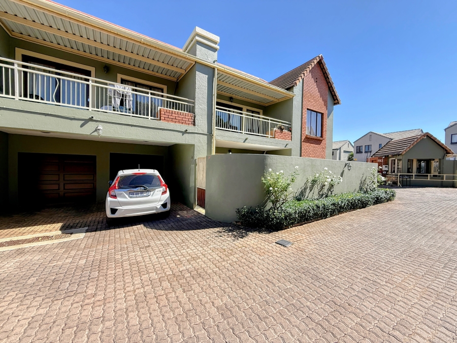 2 Bedroom Property for Sale in Olympus AH Gauteng