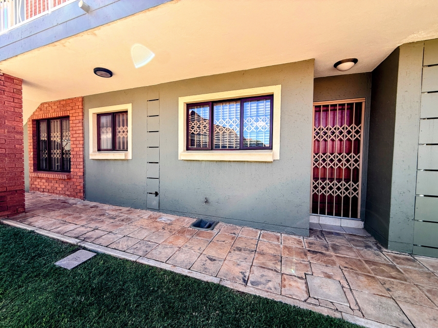 2 Bedroom Property for Sale in Olympus AH Gauteng