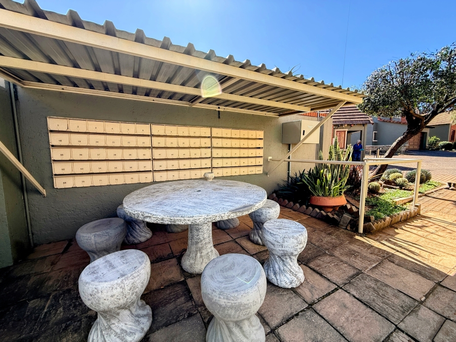 2 Bedroom Property for Sale in Olympus AH Gauteng