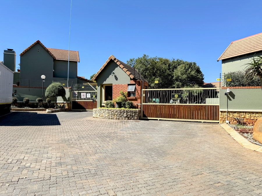 2 Bedroom Property for Sale in Olympus AH Gauteng
