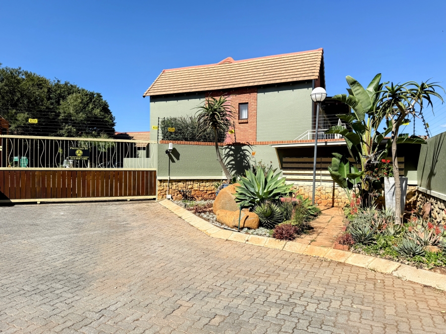 2 Bedroom Property for Sale in Olympus AH Gauteng