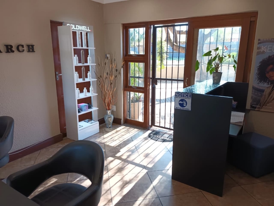 To Let Commercial Property for Rent in Rooihuiskraal Gauteng
