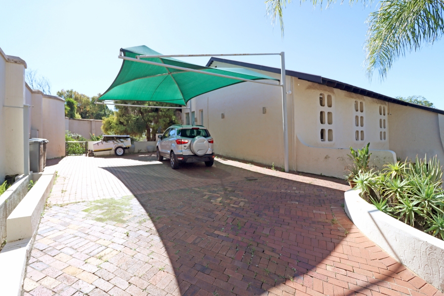 To Let Commercial Property for Rent in Victory Park Gauteng