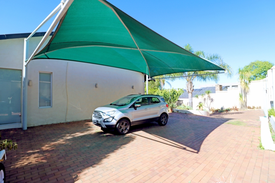 To Let Commercial Property for Rent in Victory Park Gauteng