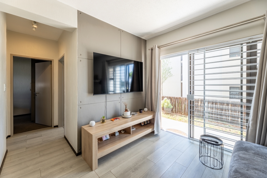 To Let 2 Bedroom Property for Rent in Broadacres Gauteng