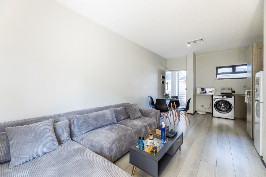 To Let 2 Bedroom Property for Rent in Broadacres Gauteng