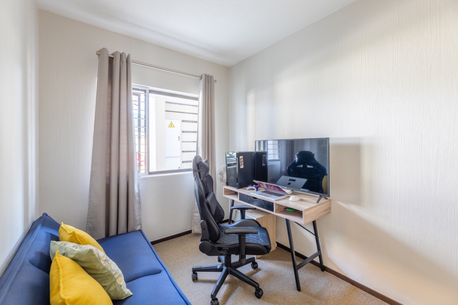 To Let 2 Bedroom Property for Rent in Broadacres Gauteng
