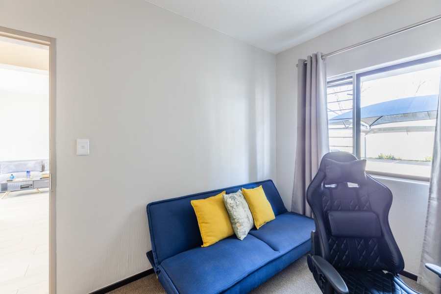 To Let 2 Bedroom Property for Rent in Broadacres Gauteng
