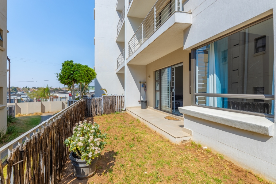 To Let 2 Bedroom Property for Rent in Broadacres Gauteng