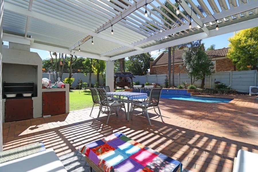 4 Bedroom Property for Sale in Dowerglen Ext 3 Gauteng