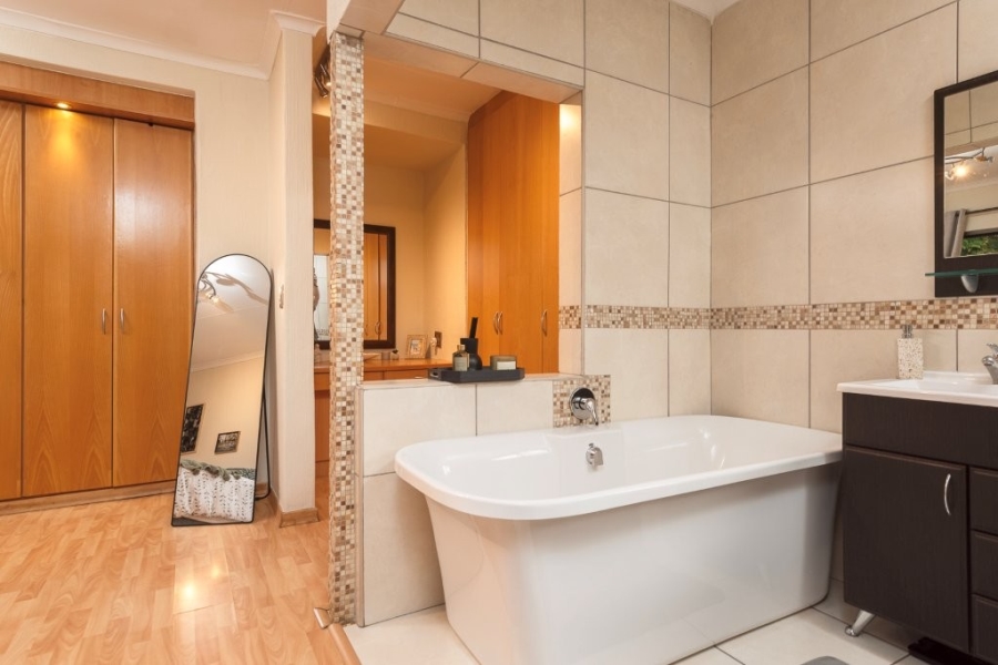 4 Bedroom Property for Sale in Glenvista Gauteng