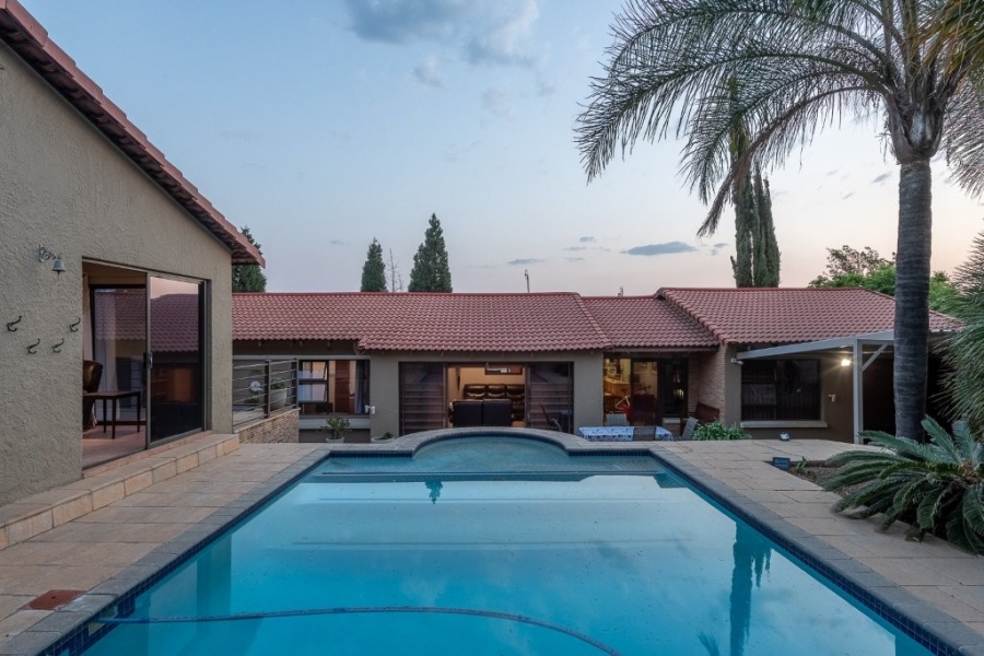 4 Bedroom Property for Sale in Glenvista Gauteng