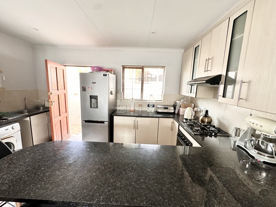 3 Bedroom Property for Sale in Thatchfield Estate Gauteng