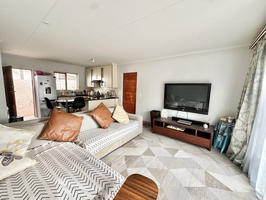 3 Bedroom Property for Sale in Thatchfield Estate Gauteng