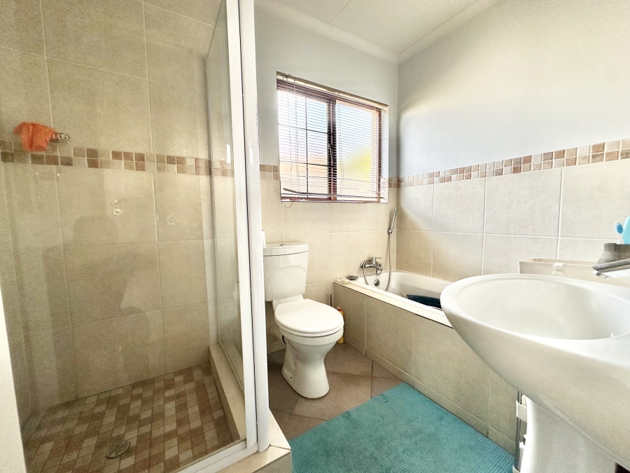 3 Bedroom Property for Sale in Thatchfield Estate Gauteng