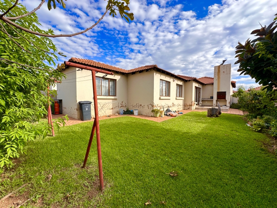 3 Bedroom Property for Sale in Thatchfield Estate Gauteng