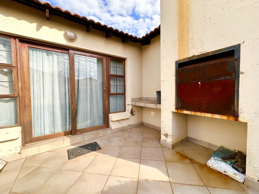 3 Bedroom Property for Sale in Thatchfield Estate Gauteng
