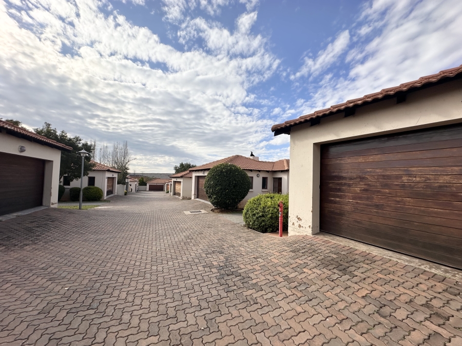 3 Bedroom Property for Sale in Thatchfield Estate Gauteng