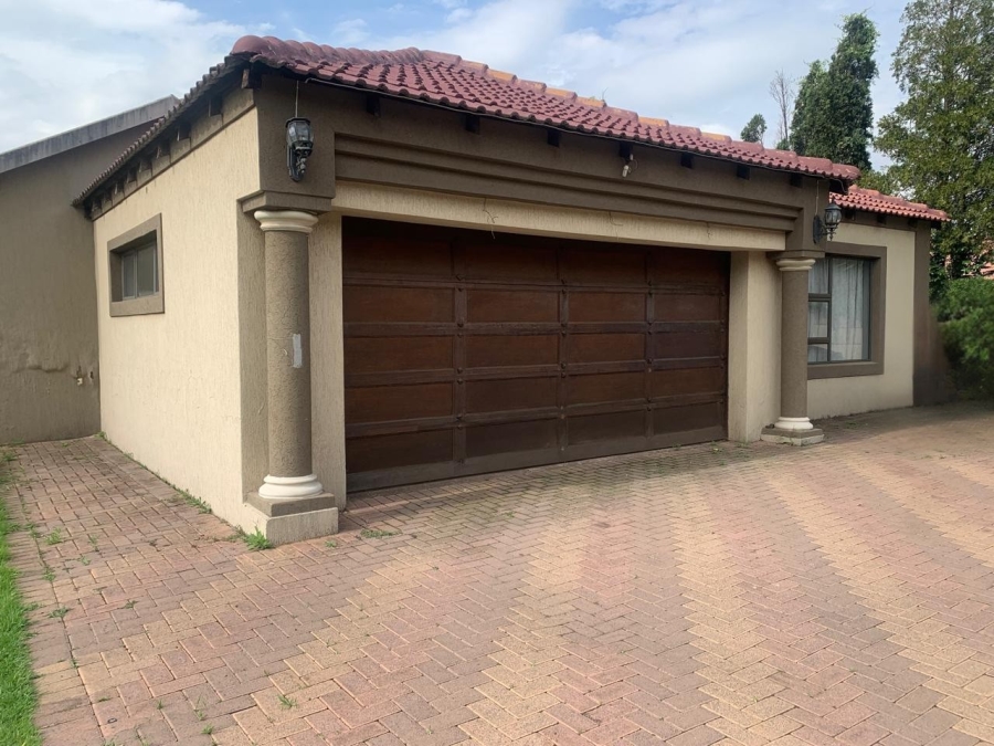 3 Bedroom Property for Sale in Vanderbijlpark SE 6 Gauteng
