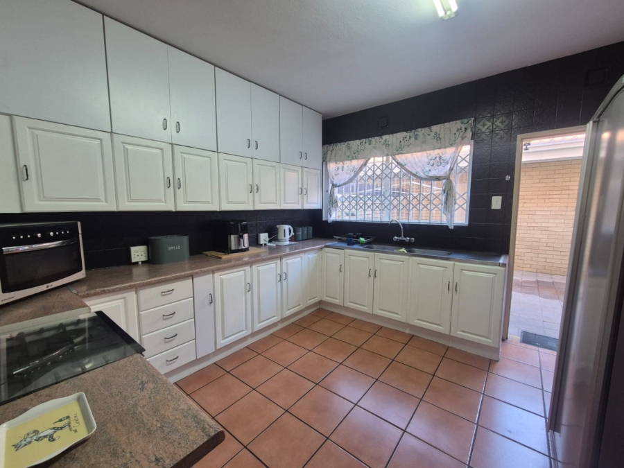 3 Bedroom Property for Sale in Three Rivers Proper Gauteng