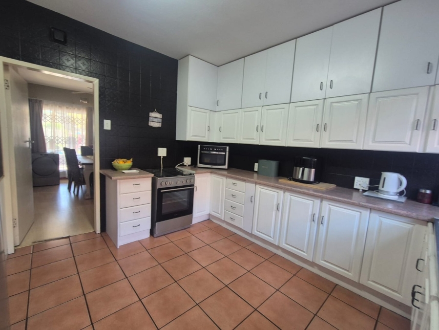 3 Bedroom Property for Sale in Three Rivers Proper Gauteng