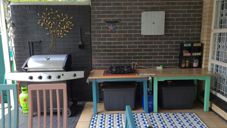 3 Bedroom Property for Sale in Three Rivers Proper Gauteng