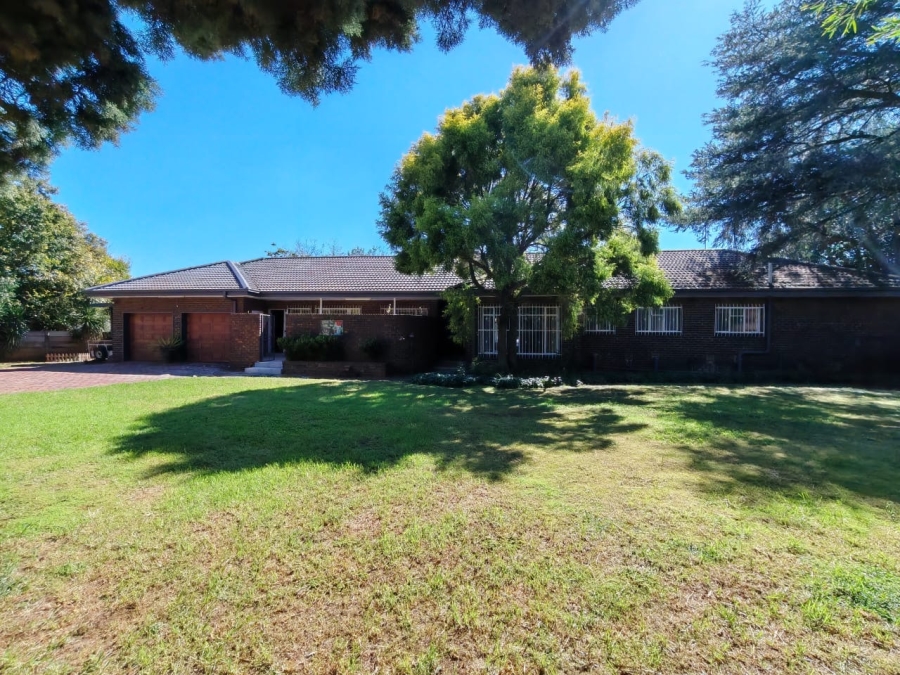 5 Bedroom Property for Sale in Three Rivers East Gauteng