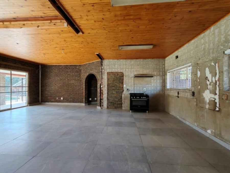 5 Bedroom Property for Sale in Three Rivers East Gauteng