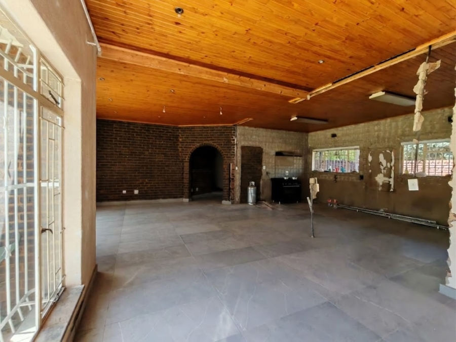 5 Bedroom Property for Sale in Three Rivers East Gauteng
