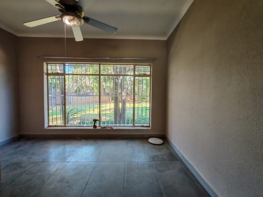 5 Bedroom Property for Sale in Three Rivers East Gauteng