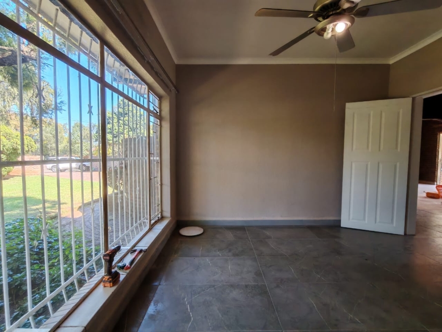 5 Bedroom Property for Sale in Three Rivers East Gauteng