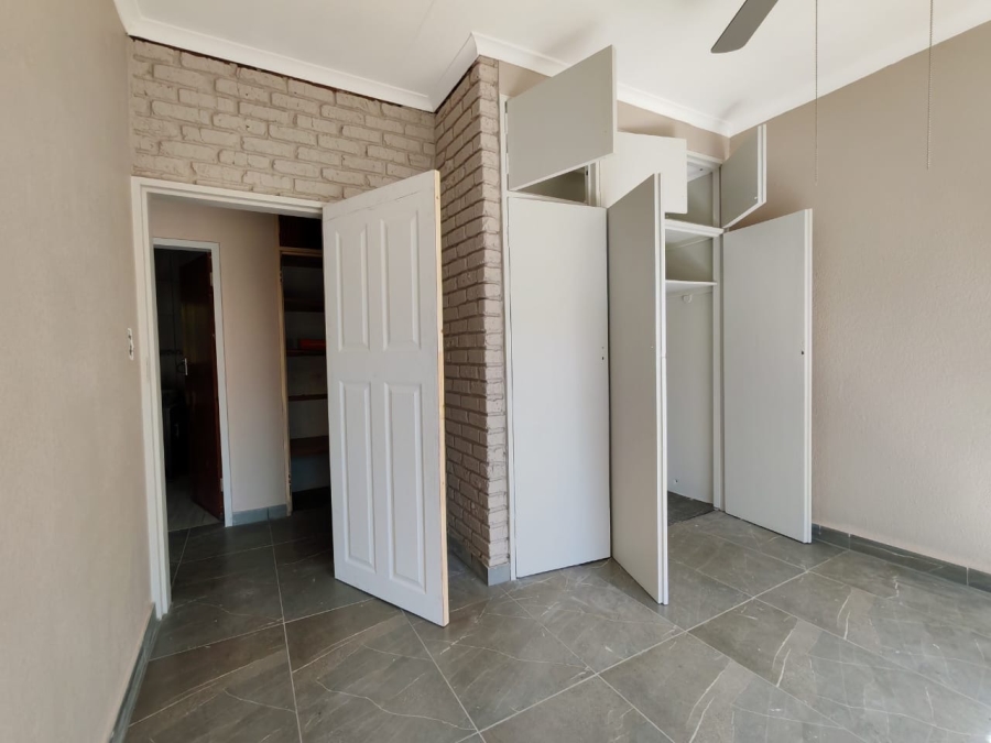 5 Bedroom Property for Sale in Three Rivers East Gauteng