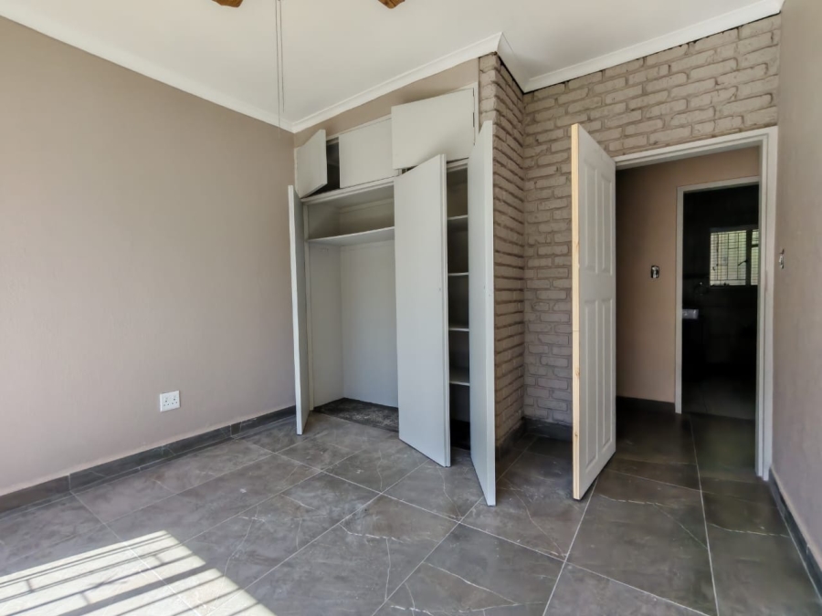 5 Bedroom Property for Sale in Three Rivers East Gauteng