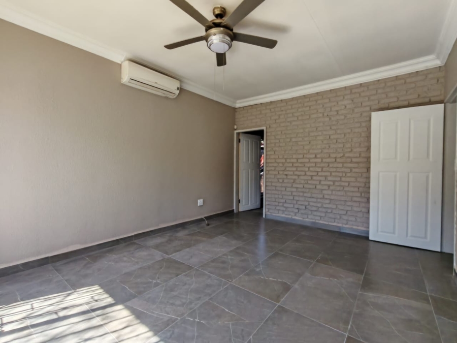 5 Bedroom Property for Sale in Three Rivers East Gauteng