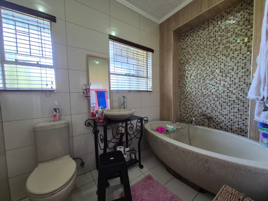3 Bedroom Property for Sale in Vanderbijlpark SE 2 Gauteng