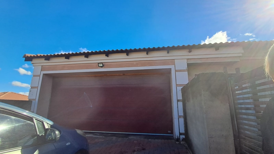 To Let 3 Bedroom Property for Rent in Krugersdorp West Gauteng