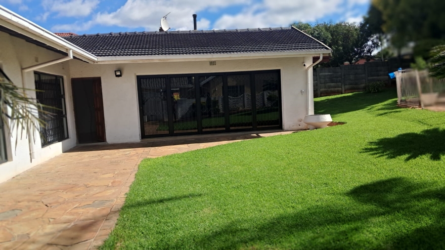 To Let 4 Bedroom Property for Rent in Horizon View Gauteng