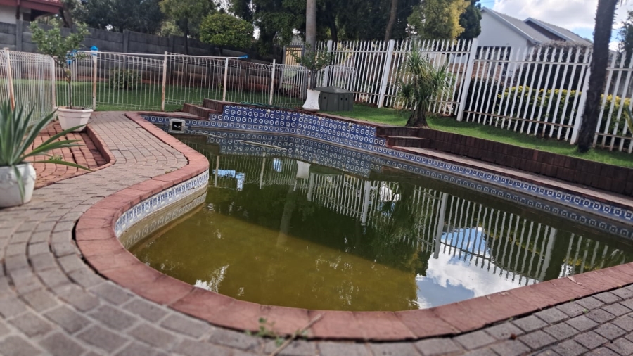 To Let 4 Bedroom Property for Rent in Horizon View Gauteng