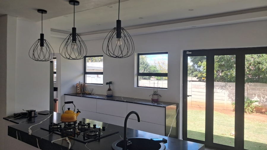 To Let 4 Bedroom Property for Rent in Horizon View Gauteng