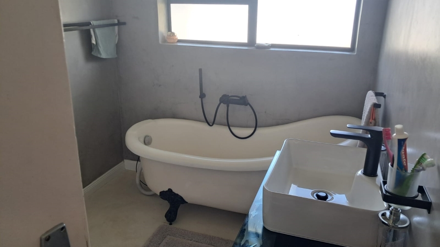 To Let 4 Bedroom Property for Rent in Horizon View Gauteng