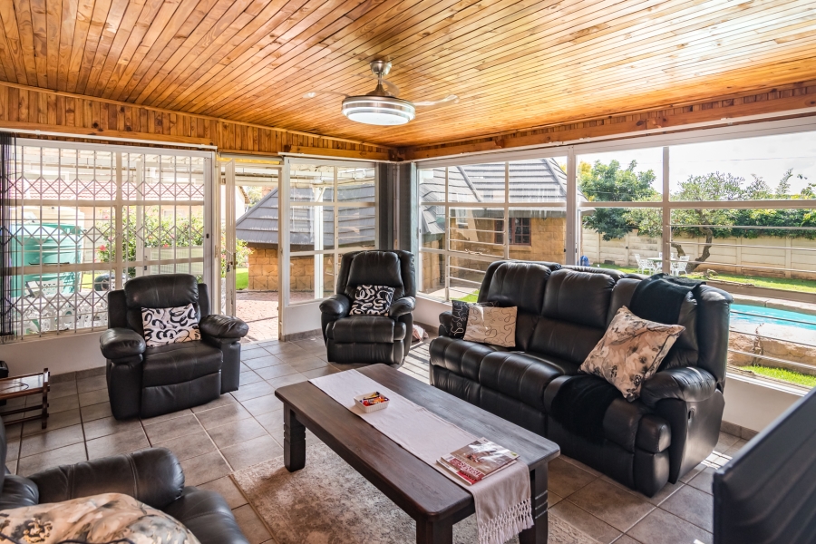 3 Bedroom Property for Sale in Breaunanda Gauteng