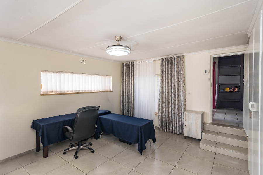 3 Bedroom Property for Sale in Breaunanda Gauteng