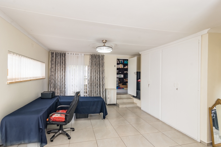 3 Bedroom Property for Sale in Breaunanda Gauteng