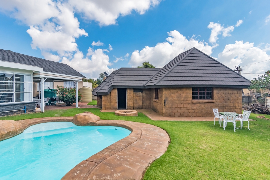 3 Bedroom Property for Sale in Breaunanda Gauteng