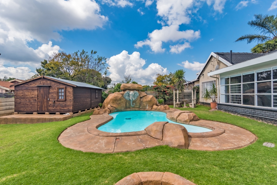 3 Bedroom Property for Sale in Breaunanda Gauteng